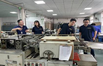 Hyundai (Jiangsu) Construction Machinery Co., Ltd. besøker Headman-fabrikken